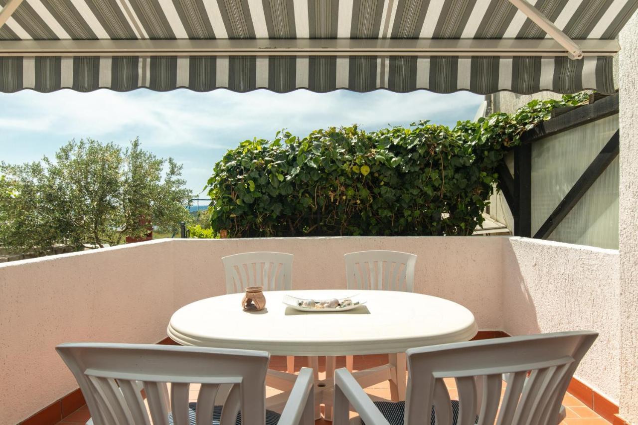 Apartment Laura Punat Exterior foto